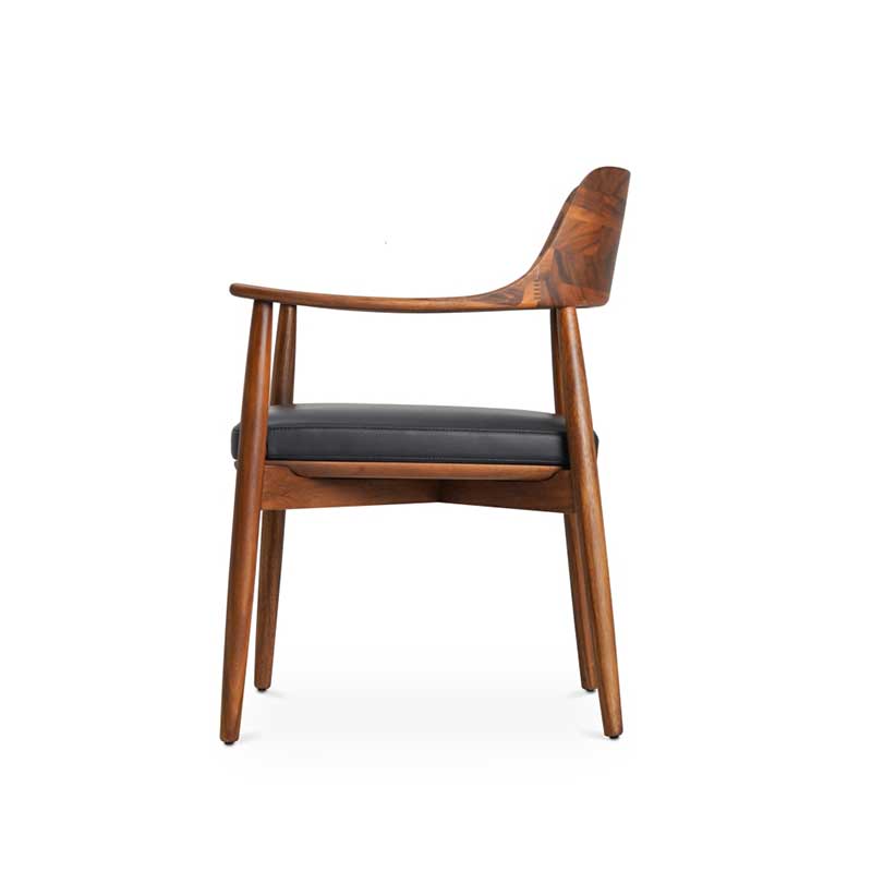 moma_chairs_md_c02_06