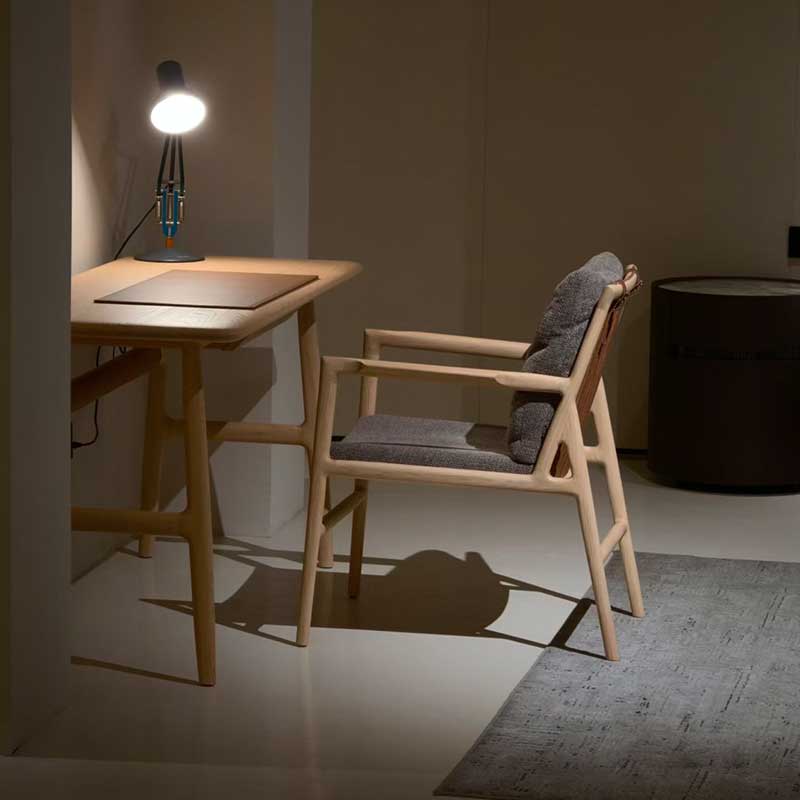 seito_desks_md_k01_hero_main_02