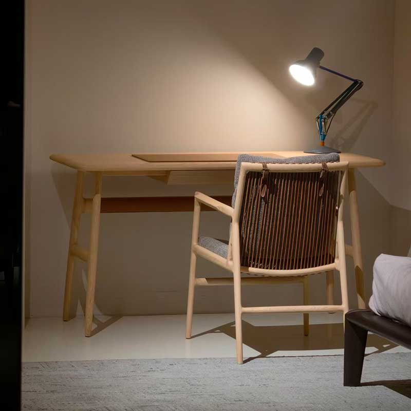 seito_desks_md_k01_hero_main_03