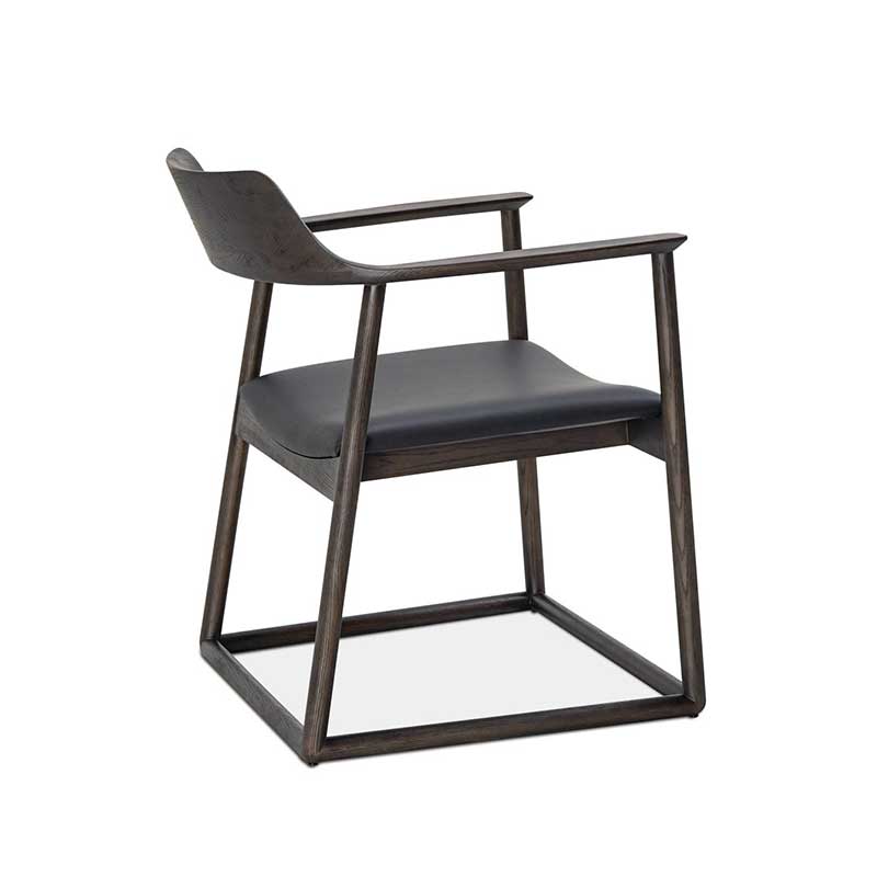 yanlan_chairs_md_c22_02